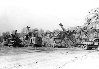 Several large railroad construction projects in Kentucky during the 1960s helped vault V&G to a new level. Success in the rugged conditions on these jobs earned V&G a reputation as a trusted and innovative contractor.